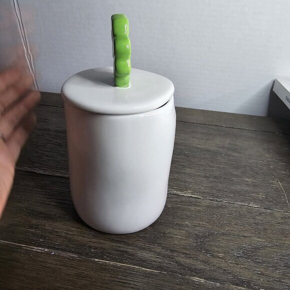 NWT Rae Dunn Artisan Kiss Me St Patrick's Day Mug Four Leaf Clover Topper 2021 - Picture 9 of 10